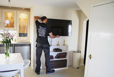tv wall mounting Chiseldon